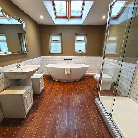 Holmwood House Guest