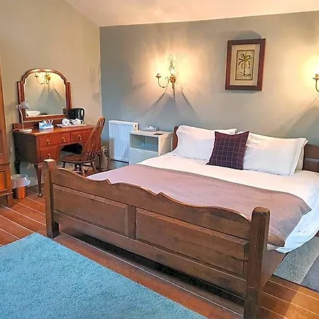 Holmwood House Guest 4*