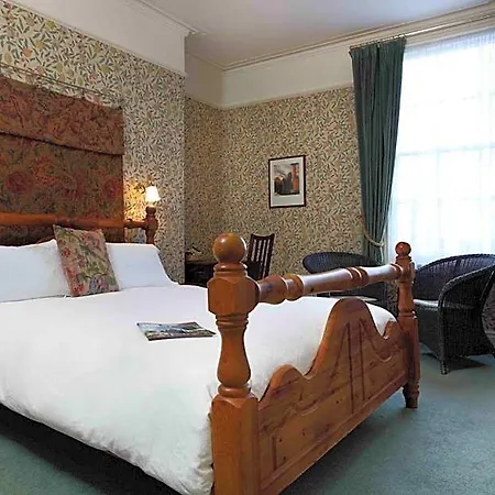 Holmwood House Guest