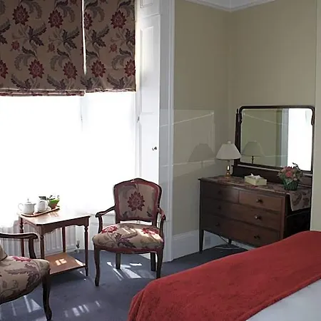 Holmwood House Guest 4* York