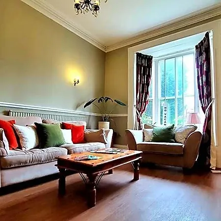 Holmwood House Guest 4* York