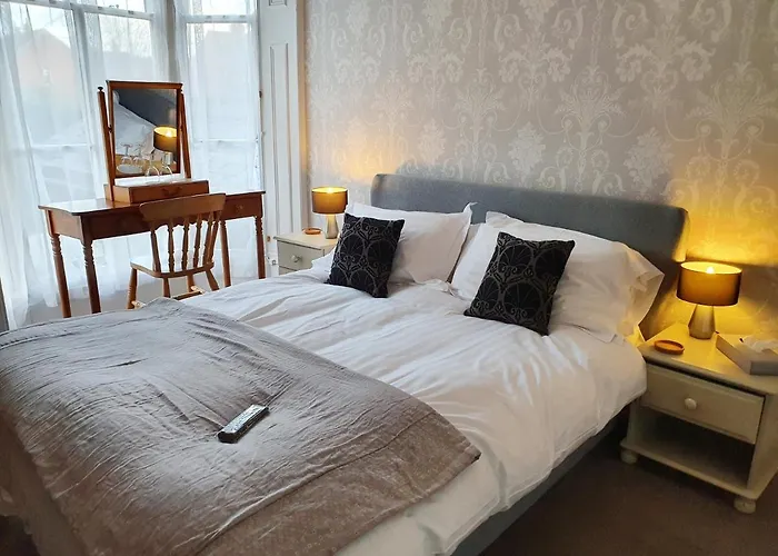 بيت ضيافة Holmwood House Guest