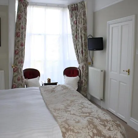 Holmwood House Guest