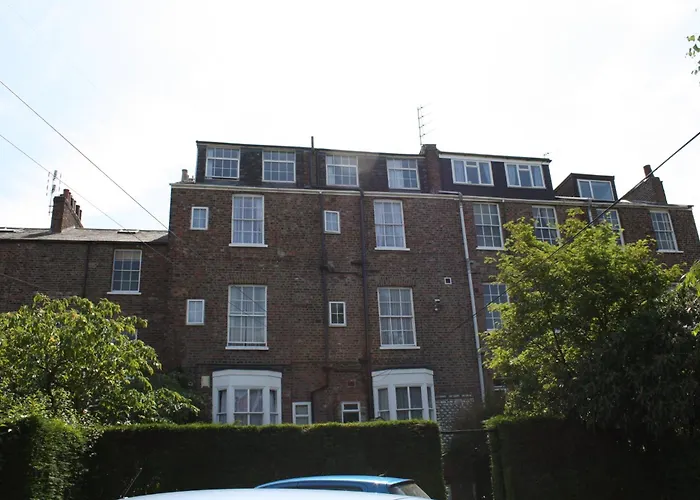 Holmwood House Guest