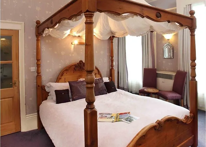 Holmwood House Guest York