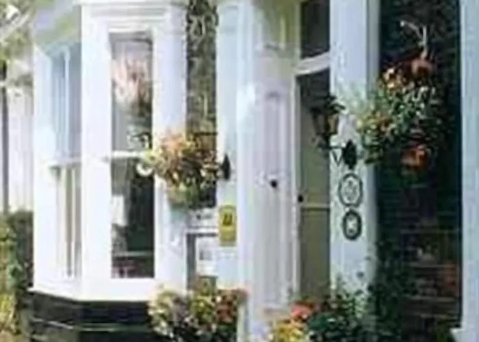 Holmwood House Guest 4*