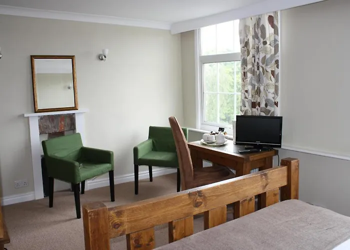 Holmwood House Guest